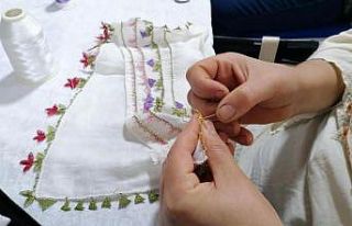 Yunusemreli kadınlar iğne oyası ve dikiş öğreniyor