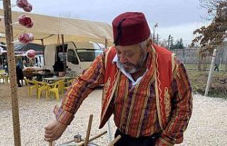 Yüzlerce antikanın arasında tarihi lezzet de ilgi...