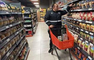 Zabıta ekipleri marketlere göz açtırmıyor
