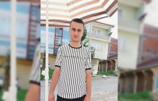 22 yaşındaki genç ağaçta ölü bulundu