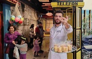 50 yıl önceki Bursa sokaklarında boza dağıttılar