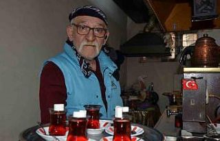 53 yıldır çay kazanının başında