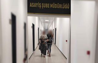 5 yıl hapis cezasıyla aranan kadın hırsıza polis...