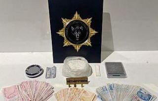 620 gram metamfetamin ile yakalandılar