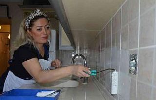 7 yıl önce hobi olarak eline boya fırçası aldı,...