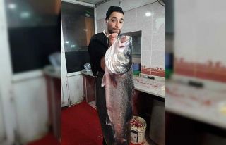 8 kilogram ağırlığında levrek yakaladı, 2 bin...
