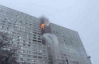 ABD’de 25 katlı binada yangın: 1 ölü, 8 yaralı