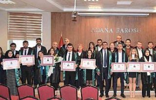 Adana’da 12 avukata törenle ruhsatnameleri verildi