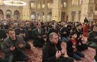 Adana’da Regaib Kandili’nde camiler dolup taştı