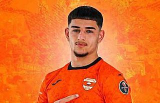 Adanaspor genç oyuncu Devran Şenyurt’u transfer...