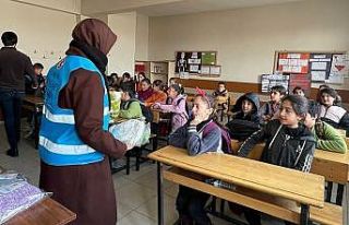 Ağrı’da minik eller üşümeyecek