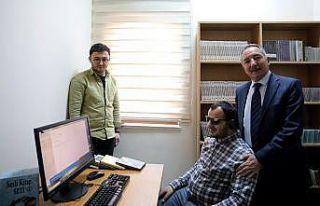 AİÇÜ’de görme yetersizliği olan öğrenciler...