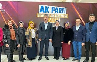 AK Parti’den kadınlara eğitim