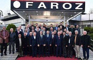 AK Partili eski belediye başkanları yemekte bir...