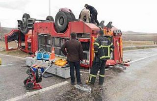 Aksaray’da kazaya yardıma giden itfaiyeciler ölümden...