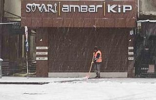 Akşehir’de ekiplerden kar seferberliği