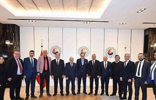 Alaşehirli esnafları il merkezine gitmekten kurtaran...