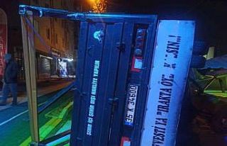 Ankara’da istasyon alt geçidine çarpan kamyon...