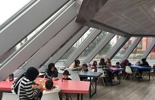 Anneler ve çocukları atölye etkinlikleriyle eğleniyor