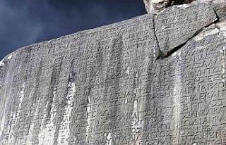 Antik kentte bulunan sabit fiyat (narh) kararnamesi,...