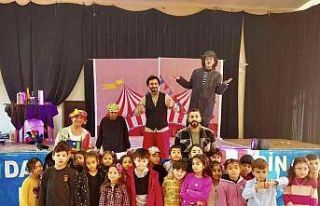 Ara tatile giren öğrenciler için tiyatro gösterisi