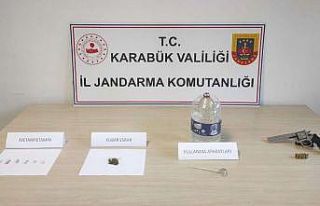 Araçtaki uyuşturucu partisi, jandarmaya yakalanınca...