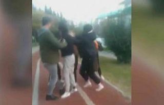 Aralarına aldıkları arkadaşlarını öldüresiye...