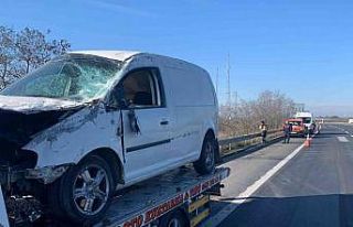 Avrupa Otoyolu’nda iki otomobil çarpıştı: 2...