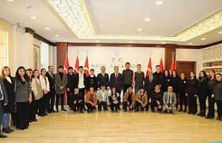 Avrupa’da eğitim alan öğrenciler Hakkari’ye...
