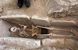 Aydın’da yaklaşık 8 asırlık kadın iskeleti...