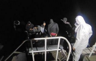 Ayvalık açıklarında 17 düzensiz göçmen yakalandı