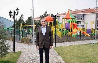 Ayvalık’ın parklarında peyzaj düzenlemesi