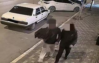 Azılı hırsız sevgililer, kıskıvrak yakalandı