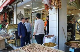 Bağlar Belediye Başkanı Beyoğlu, esnafın sorun...