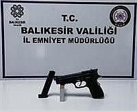 Balıkesir’de polis 30 aranan şahsı yakaladı
