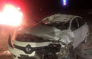 Bariyerlere çarpan otomobil takla attı: 1 yaralı