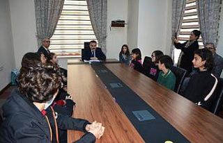 Başarılı öğrencilere ödülleri verildi