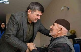 Başkan Aytekin Şenlikoğlu’ndan huzurevine ziyaret