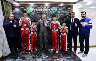 Başkan Çınar, şampiyon sporcuları ağırladı