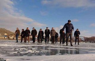 Başkan Demir: "Çıldır Gölü turizmde olması...