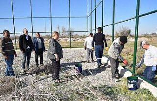 Başkan Erdem’den Büyükmangıt’a 2 halı saha