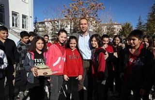 Başkan Özdemir: "Gençlerimize bu tatil döneminde...