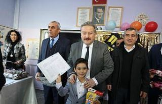 Başkan Palancıoğlu, öğrencilerin karne heyecanına...