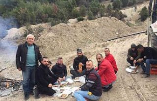 Başkan Şahin, belediye işçilerinin öğle paydosuna...