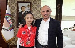 Başkan Söğüt şampiyonları ağırladı