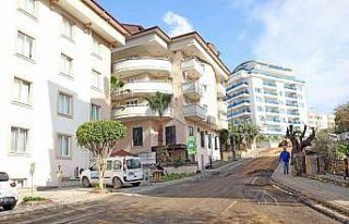 Başkan Yücel, asfalt yenileme çalışmalarını...