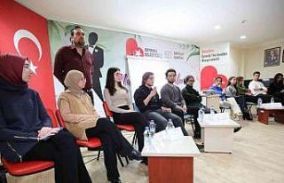 Bayraklı’da üniversiteli ‘akranlar’ buluştu