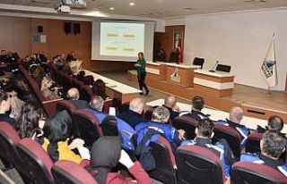 Belediye personelleri etkili iletişimi öğreniyor