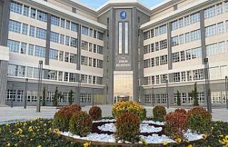 Belediye, yeni hizmet binasında çevre düzenlemesi...