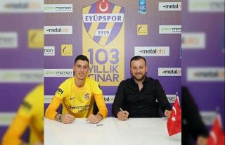 Berke Özer, Eyüpspor’a imzayı attı, Ümraniyespor’a...